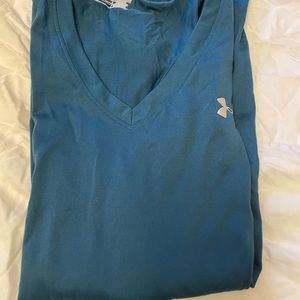 Smooth and cooling Underarmour Heat Gear short sleeve